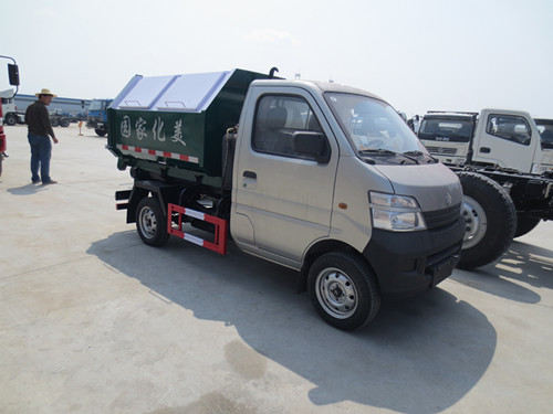 小長(zhǎng)安勾臂式垃圾車(chē)