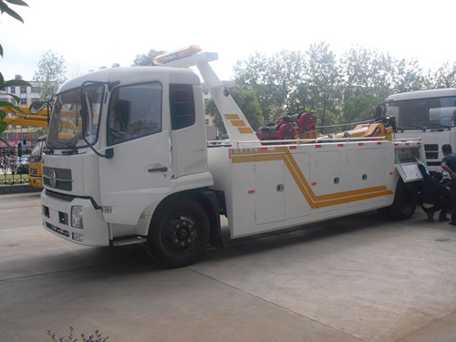 東風(fēng)天錦8噸拖吊聯(lián)體清障車（國四）
