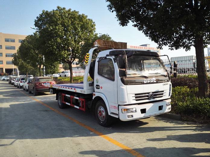 東風(fēng)多利卡一拖二清障車(chē)