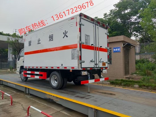 江鈴順達(dá)易燃?xì)怏w廂式運(yùn)輸車(國(guó)六）
