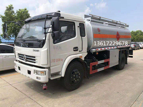 12方油車(chē)_副本.jpg