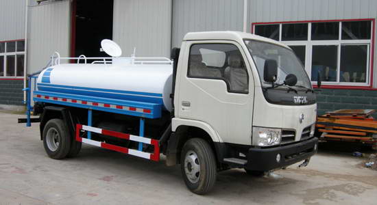東風(fēng)大金霸綠化噴灑車(chē)