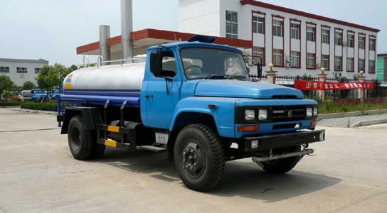 東風(fēng)140尖頭灑水車(chē)